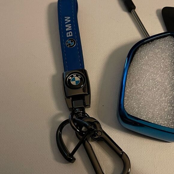 BMW Logo key fob Keychain Blue Leather & Key Fob Cover in blue NWT - Picture 6 of 8